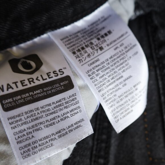 Levi's Women's Premium 501 Original Shorts Cutoff Black Jeans Denim Size 29 - Picture 7 of 9